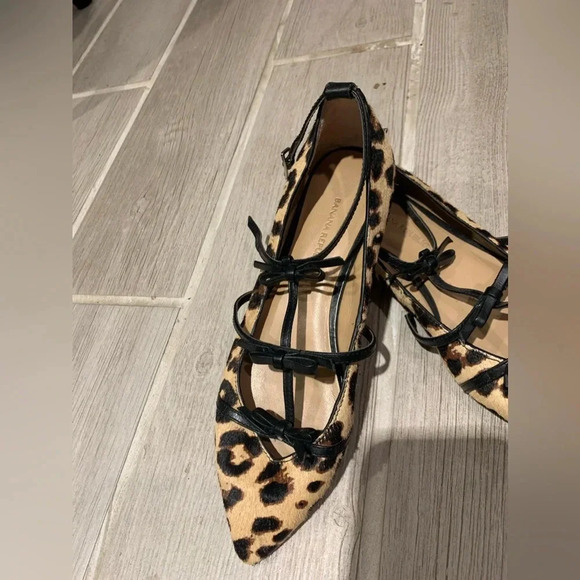 Banana Republic Animal Print Pointy Toe Flats Size 6 - Picture 4 of 5